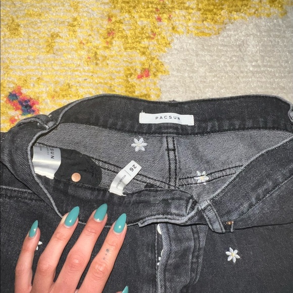 Women’s Jeans + stitched flower accents // PACSUN - Picture 5 of 6